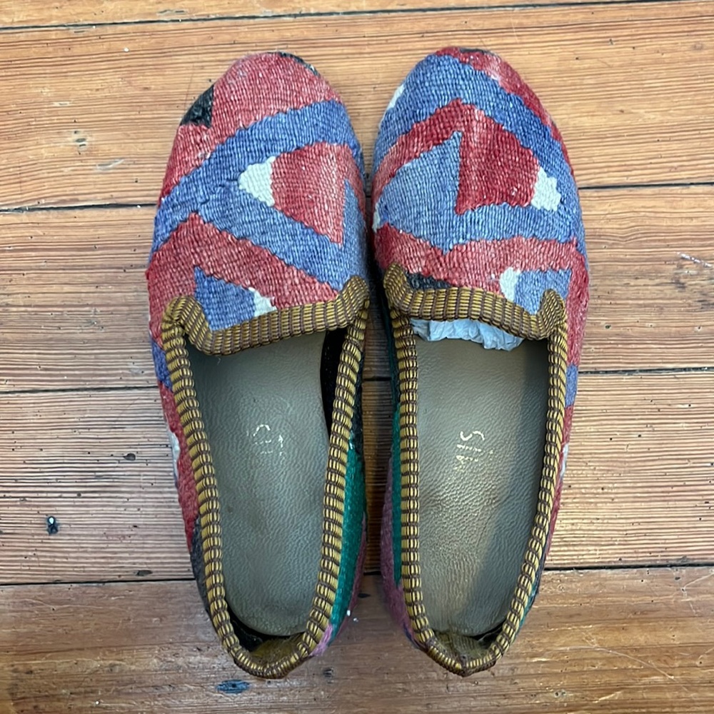 Artemis Design Co. | Kilim Loafer |